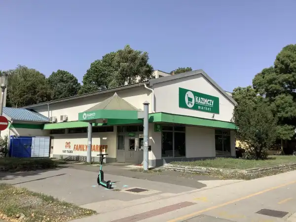 Eladó üzlet, Békéscsaba 900 m² 199 M Ft